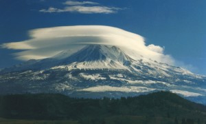 lenticular cloud mt shasta